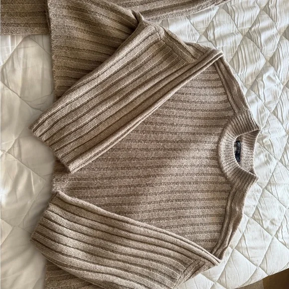 Neutral Ribbed Knit Two-Piece Set - Picture 3 of 4